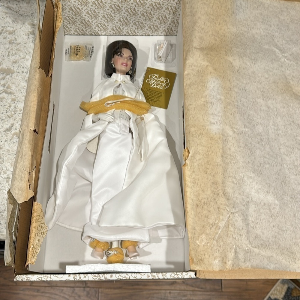 JACKIE KENNEDY~FRANKLIN HEIRLOOM DOLL~INAUGURAL BALL GOWN~ NEVER OUT OF BOX~BR